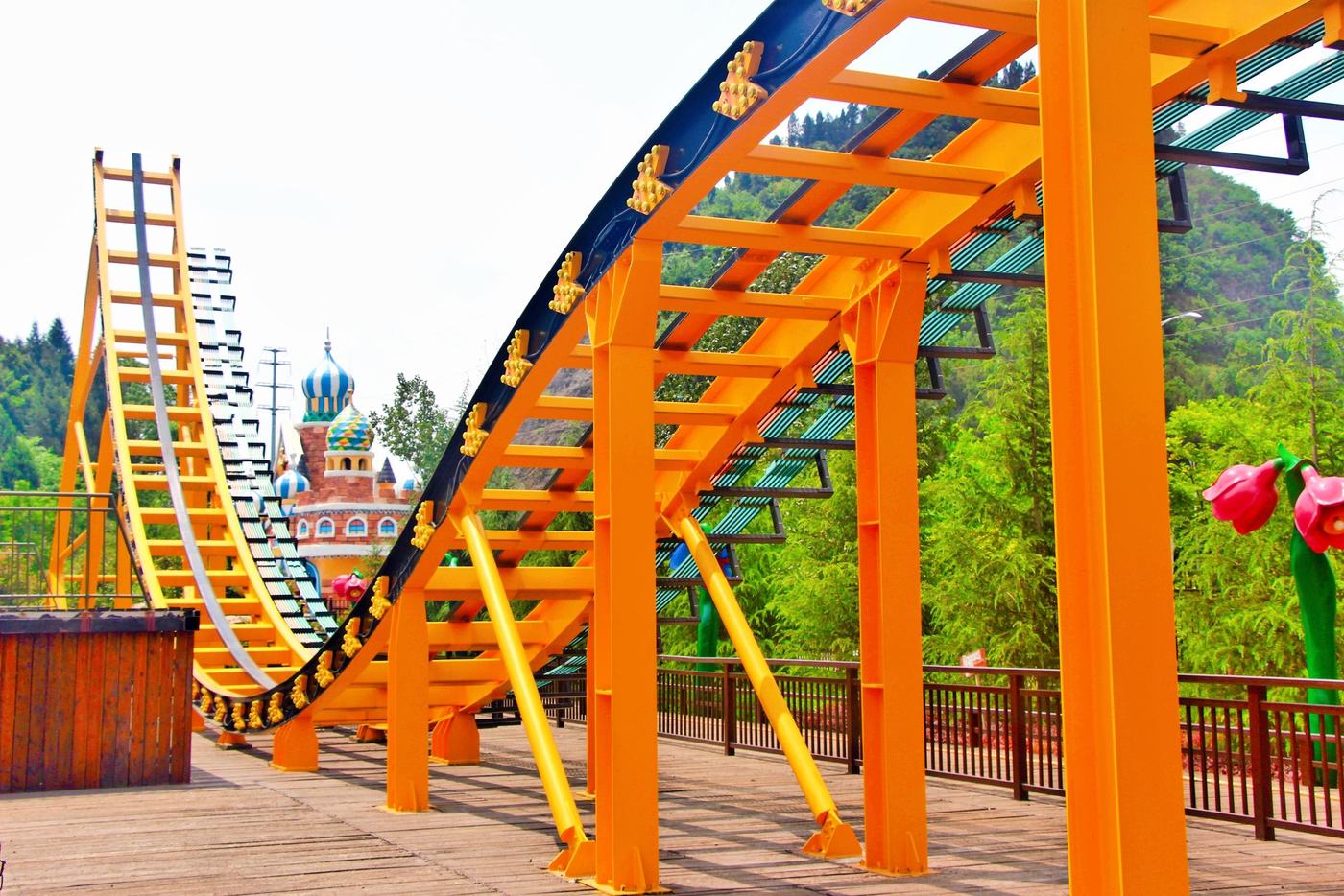 Frisbee amusement ride — photograph 4