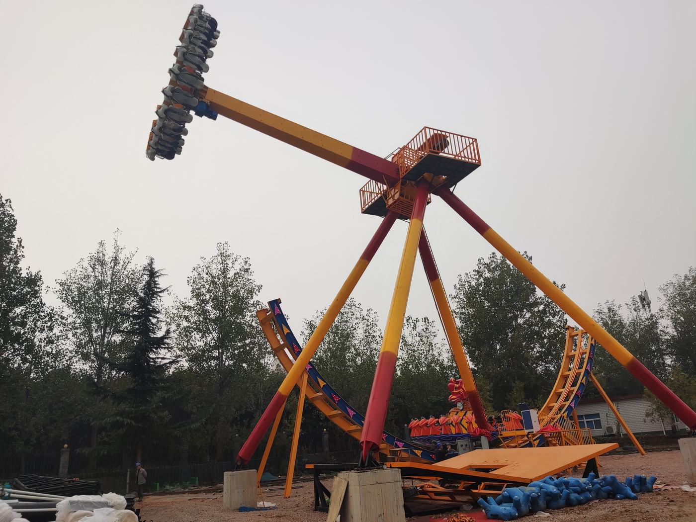 Pendulum rides for sale — photograph 1