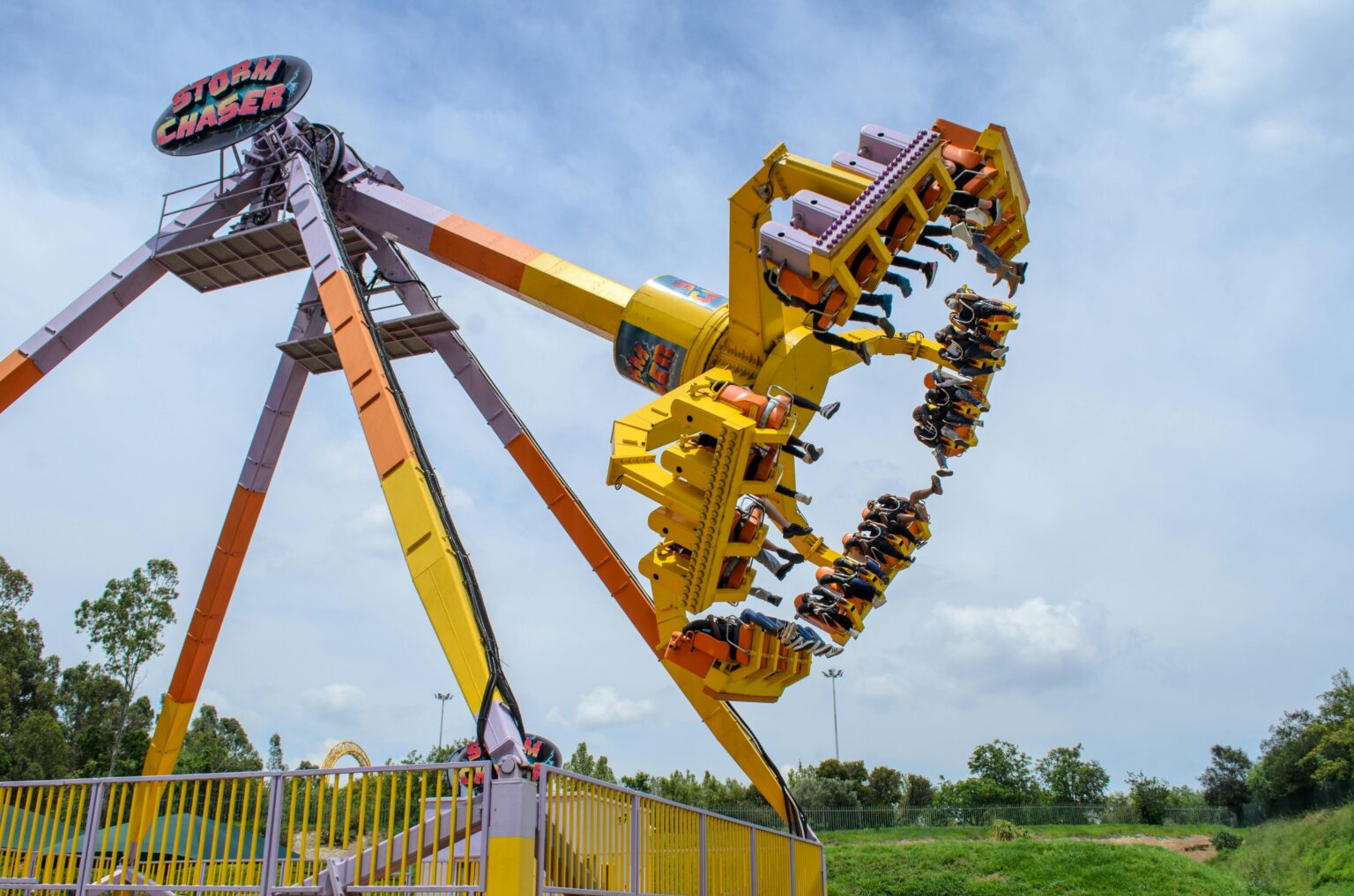 Pendulum Motion Rides Pendulum Ride - Dinis Thrill Rides