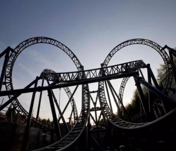 How Thrill Rides Impact Theme Park Attendance and Revenue